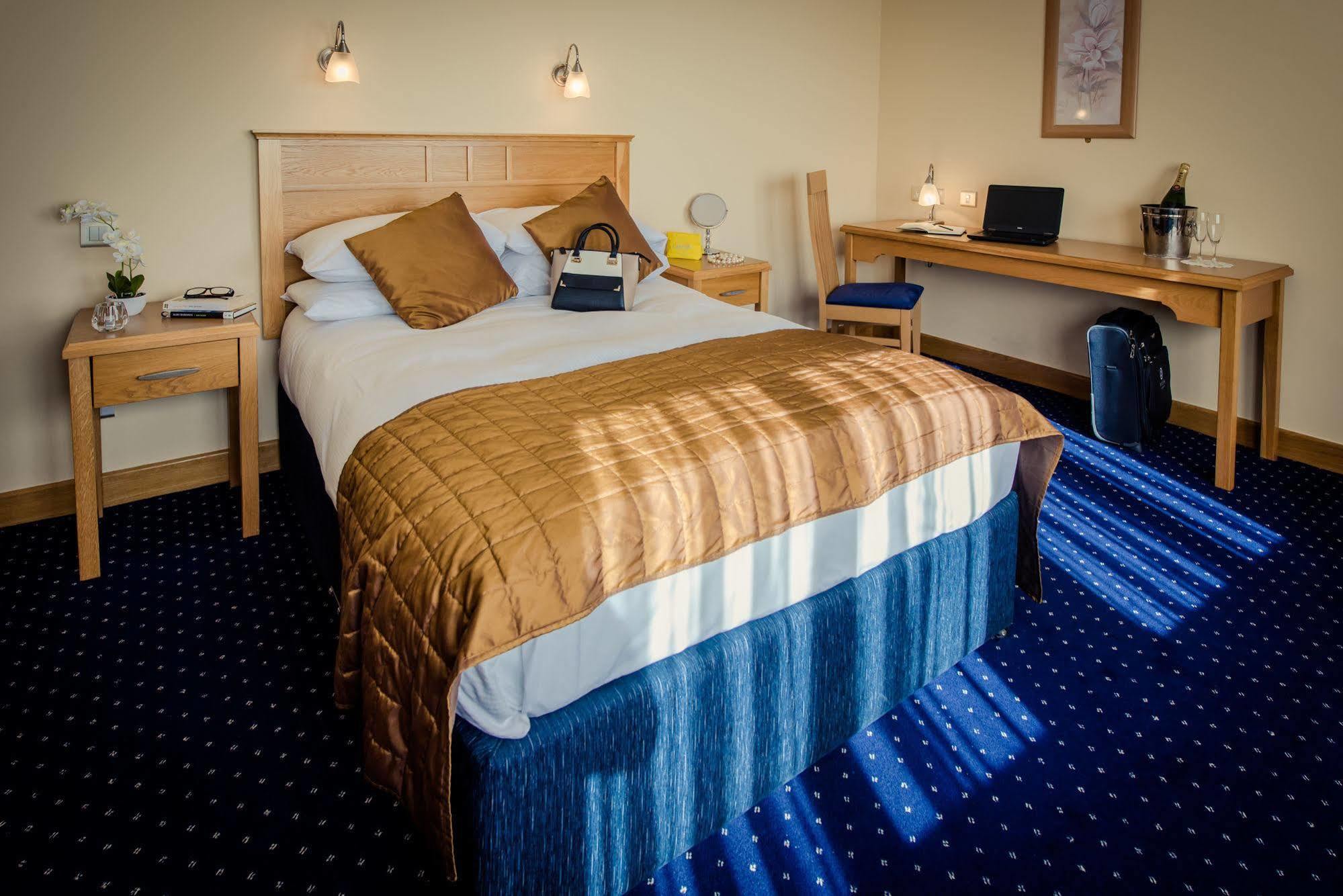 Rochestown Lodge Hotel Dun Laoghaire Dış mekan fotoğraf